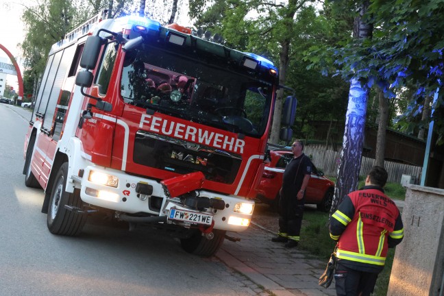 E-Scooter: Feuerwehr in Wels-Lichtenegg bei Bergung eines Leihscooters aus dem M�hlbach im Einsatz