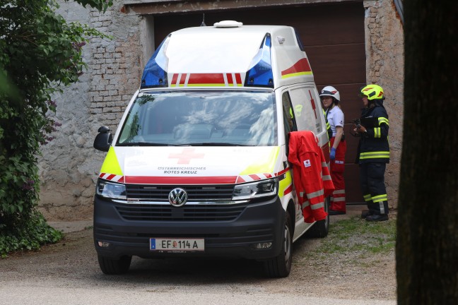 Sieben Feuerwehren bei Dachstuhlbrand an einem Wohnhaus in Waizenkirchen im Einsatz