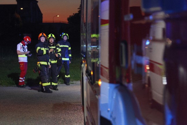 Gereizte Atemwege: Feuerwehr, Rettung und Notarzt wegen stechendem Geruch in Marchtrenk im Einsatz