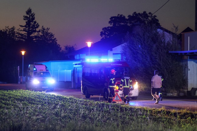 Gereizte Atemwege: Feuerwehr, Rettung und Notarzt wegen stechendem Geruch in Marchtrenk im Einsatz