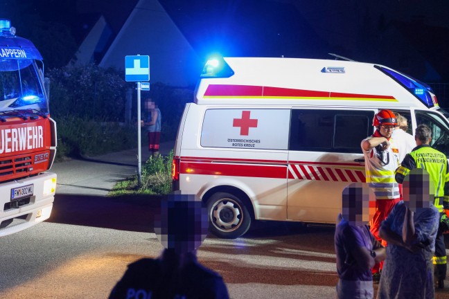 Gereizte Atemwege: Feuerwehr, Rettung und Notarzt wegen stechendem Geruch in Marchtrenk im Einsatz