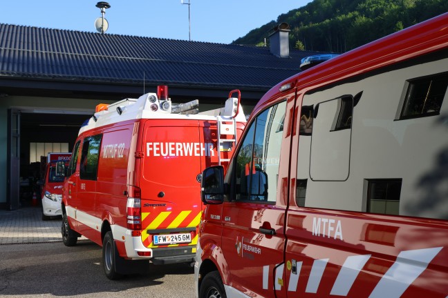 Personensuche: Gr��ere Suchaktion nach abg�ngiger Person in Pinsdorf