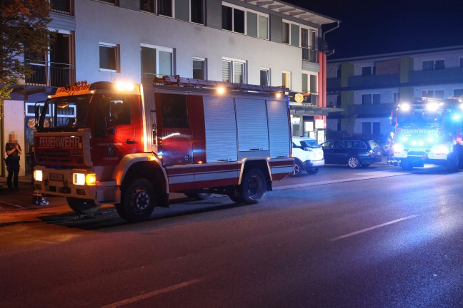 Vier Feuerwehren zu vermeintlichem Brand in einem Wohn- und Gesch�ftsgeb�ude in Ansfelden alarmiert