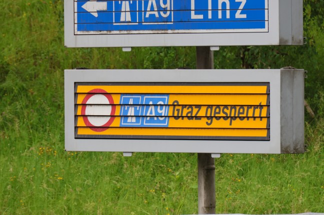 Schwerer Auffahrunfall zwischen zwei LKW-Sattelz�gen auf der Pyhrnautobahn bei St. Pankraz