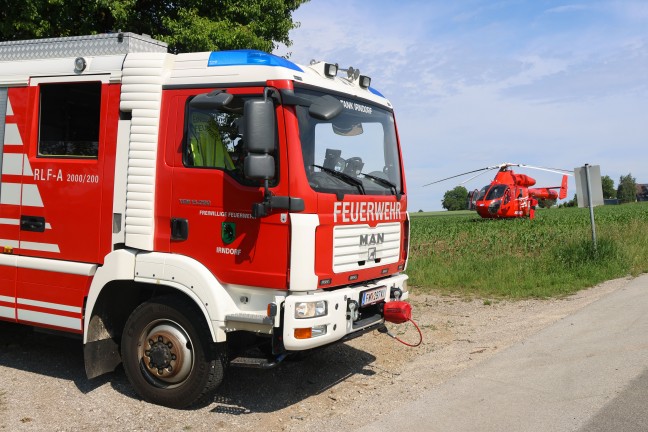 Holzr�ckeanh�nger umgest�rzt: Einsatzkr�fte befreiten nach Unfall in Kremsm�nster eingeklemmten Mann