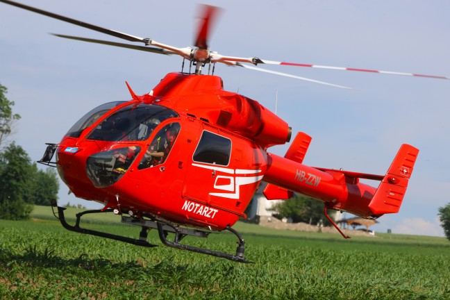 Holzr�ckeanh�nger umgest�rzt: Einsatzkr�fte befreiten nach Unfall in Kremsm�nster eingeklemmten Mann