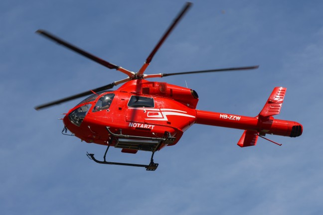 Holzr�ckeanh�nger umgest�rzt: Einsatzkr�fte befreiten nach Unfall in Kremsm�nster eingeklemmten Mann