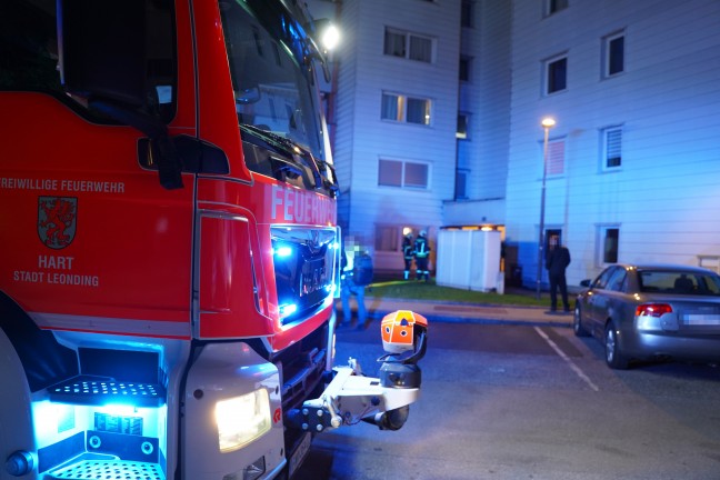 Drei Feuerwehren bei Kellerbrand in einer Wohnanlage in Leonding im Einsatz