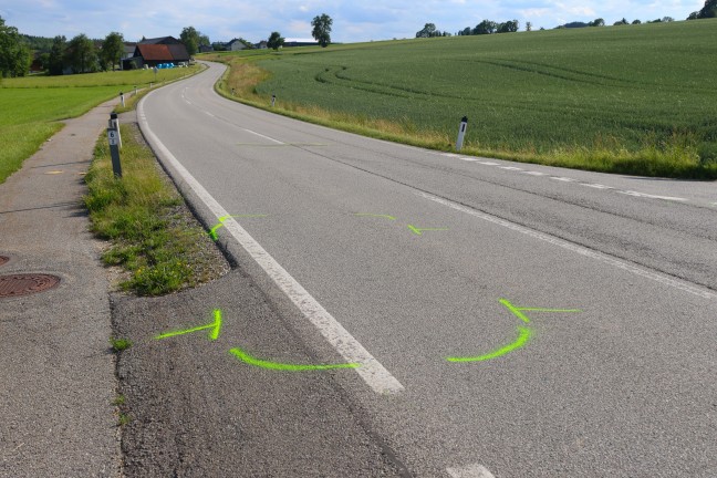 Schwerer Crash zwischen Motorrad und PKW in Andrichsfurt