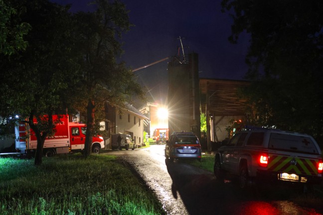Vier Feuerwehren bei Brand einer Selche auf einem Bauernhof in Haibach ob der Donau im Einsatz