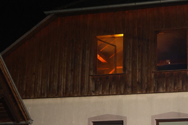 Vier Feuerwehren bei Brand einer Selche auf einem Bauernhof in Haibach ob der Donau im Einsatz