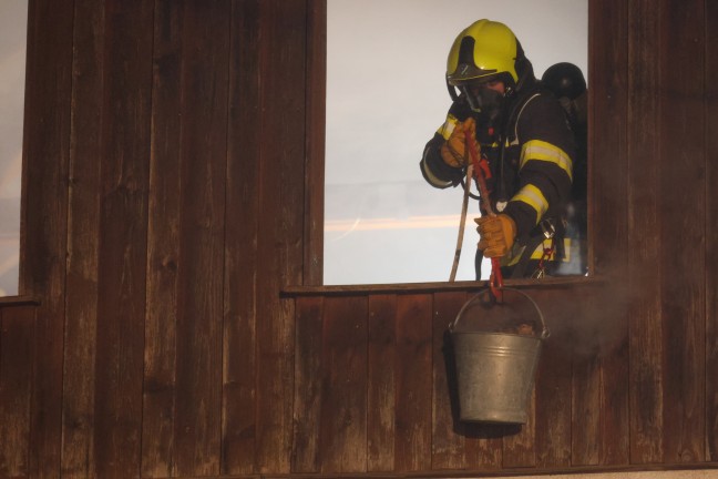 Vier Feuerwehren bei Brand einer Selche auf einem Bauernhof in Haibach ob der Donau im Einsatz