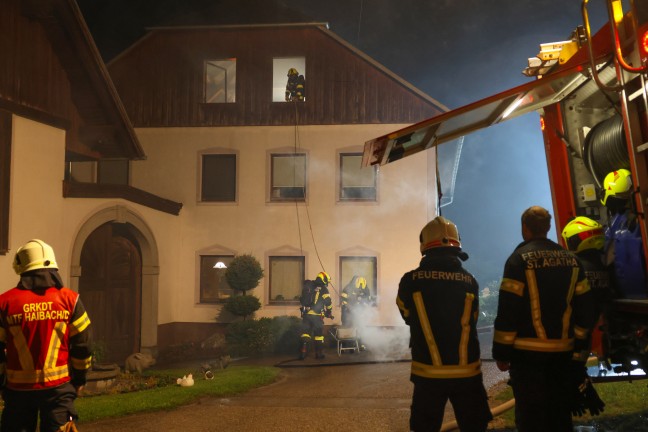 Vier Feuerwehren bei Brand einer Selche auf einem Bauernhof in Haibach ob der Donau im Einsatz
