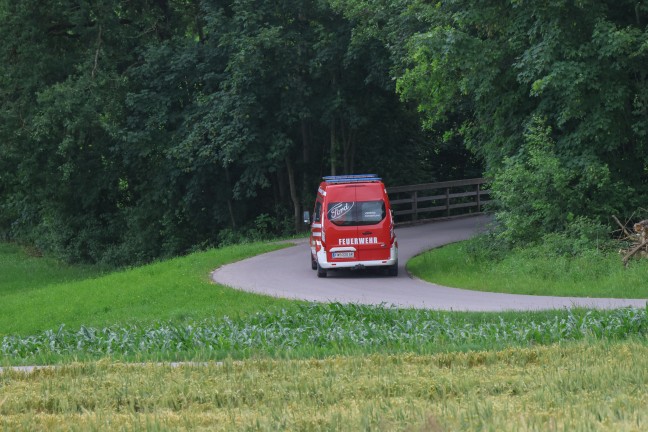 Personenrettung nach schwerem Forstunfall in einem Waldst�ck bei Meggenhofen