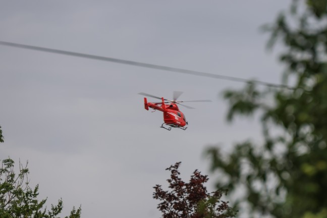 Arbeiter abgest�rzt: Schwerer Arbeitsunfall in Wels-Vogelweide fordert zwei Schwerverletzte