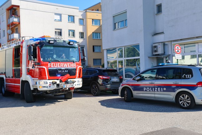 Brandverdacht: Piepsender Heimrauchmelder in einer Mehrparteienhauswohnung in Wels-Neustadt