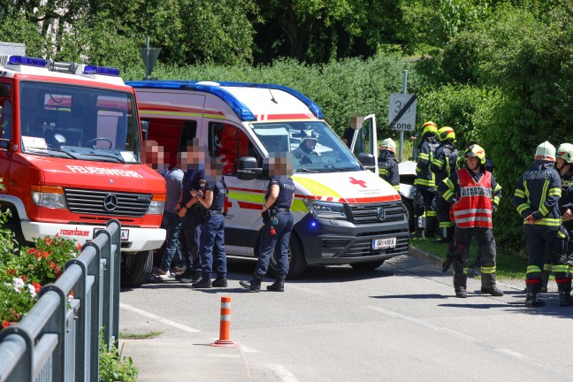 Drei Verletzte: Schwerer Verkehrsunfall mit zwei beteiligten Autos in Gallspach