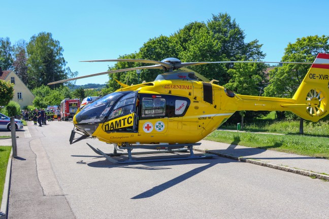 Drei Verletzte: Schwerer Verkehrsunfall mit zwei beteiligten Autos in Gallspach