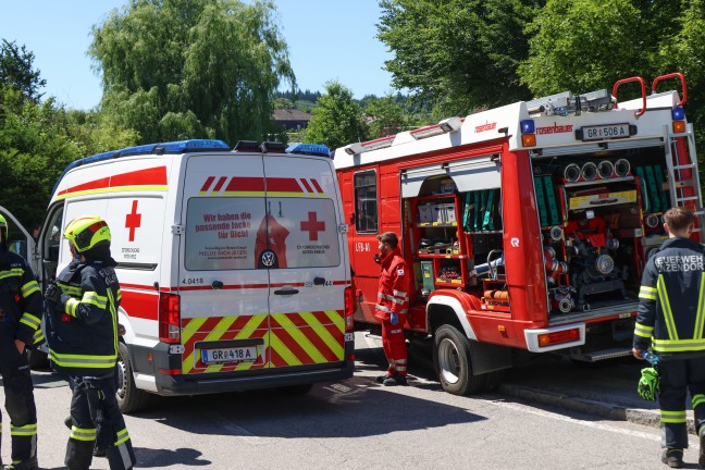 Drei Verletzte: Schwerer Verkehrsunfall mit zwei beteiligten Autos in Gallspach