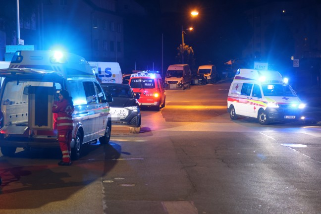 Drei Feuerwehren bei Brand in einem Mehrparteienwohnhaus in Leonding im Einsatz