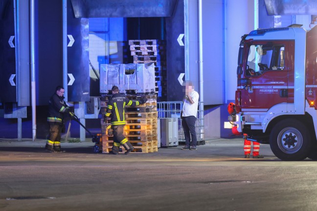 Brand bei einem Produktionsbetrieb in Wels-Vogelweide