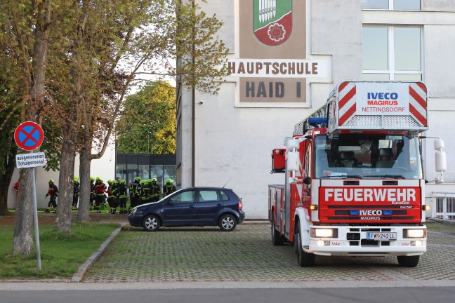 Ausgeforscht: Sch�ler (15) soll Molotowcocktails gegen Schule in Ansfelden geworfen haben