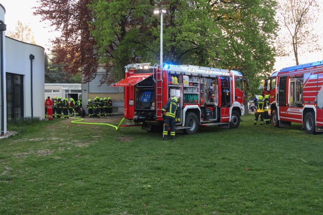Ausgeforscht: Sch�ler (15) soll Molotowcocktails gegen Schule in Ansfelden geworfen haben