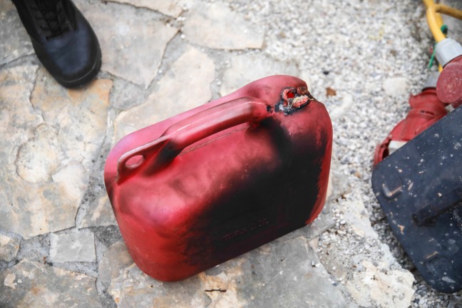 Zwei Feuerwehr bei dubiosem Brandeinsatz in Marchtrenk im Einsatz