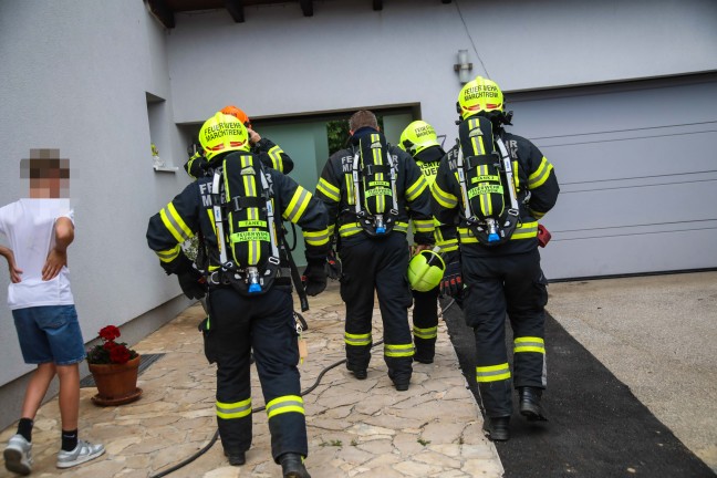 Zwei Feuerwehr bei dubiosem Brandeinsatz in Marchtrenk im Einsatz