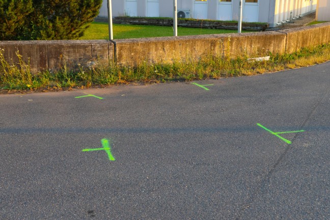 Autolenkerin (26) erlag nach schwerem Unfall in Pasching im Krankenhaus ihren Verletzungen