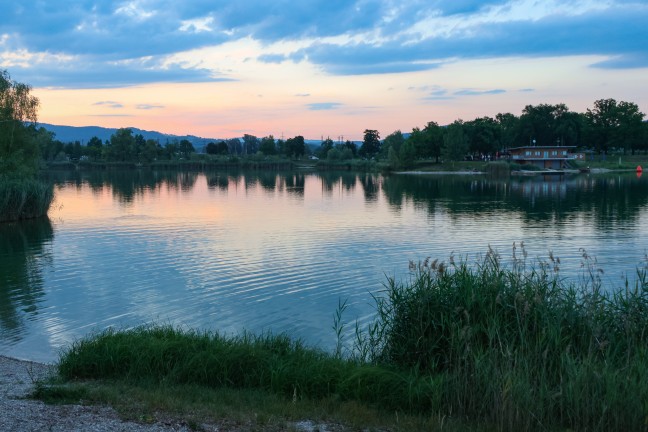 T�dlicher Badeunfall: Schwimmerin (76) im Pichlinger See in Linz-Pichling ertrunken