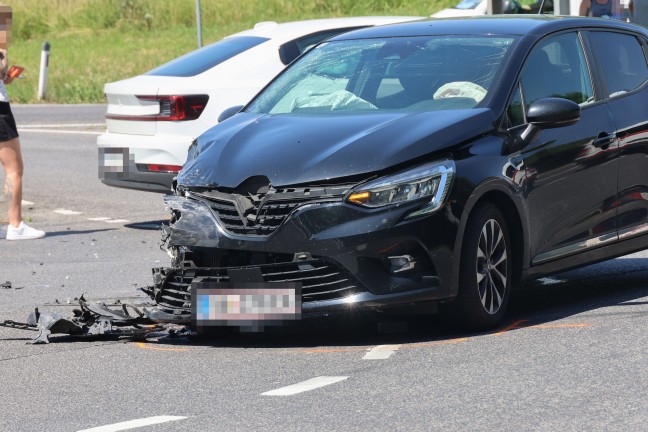 Schwerer Kreuzungscrash zwischen zwei PKW an Unfallh�ufungsstelle in Pichl bei Wels