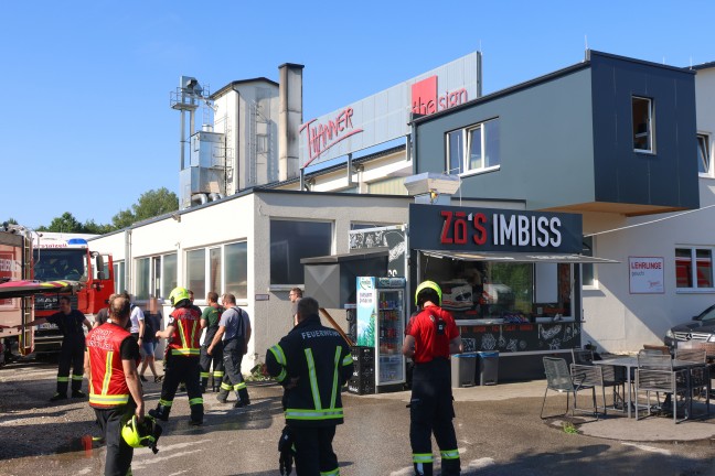 Brandeinsatz bei einem Tischlereibetrieb in Eberstalzell