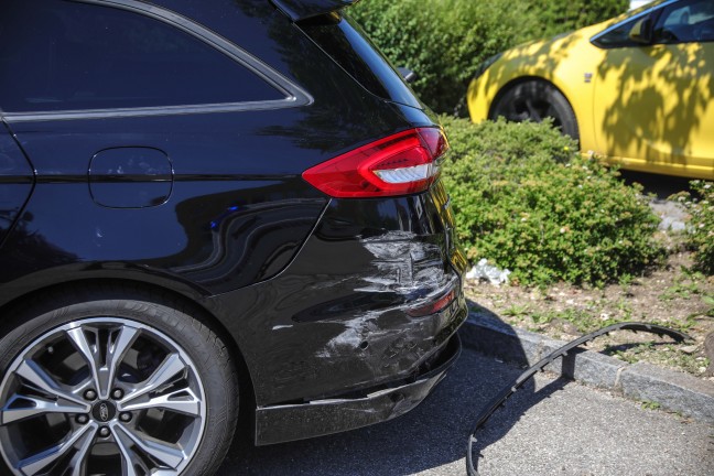 Vier Autos kaputt: Missgeschick mit Schuhwerk in Marchtrenk endet mit gr��erem Blechschaden