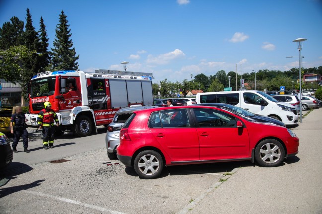 Vier Autos kaputt: Missgeschick mit Schuhwerk in Marchtrenk endet mit gr��erem Blechschaden