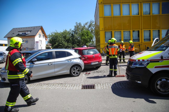 Vier Autos kaputt: Missgeschick mit Schuhwerk in Marchtrenk endet mit gr��erem Blechschaden