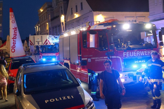Brand im Schacht: Feuerwehr fuhr bei Siegerehrung einer Sportveranstaltung in Wels-Innenstadt vor