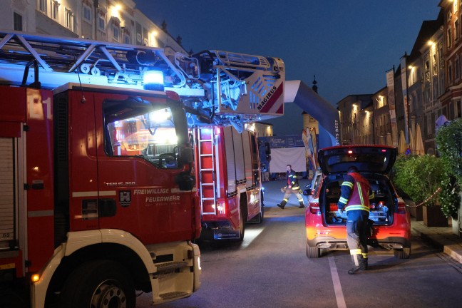 Brand im Schacht: Feuerwehr fuhr bei Siegerehrung einer Sportveranstaltung in Wels-Innenstadt vor