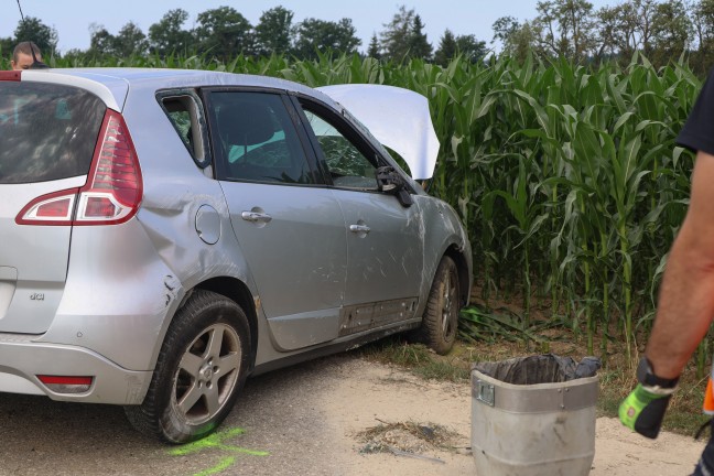Fahrerfluchtunfall: Auto nach Ausweichman�ver bei Sipbachzell �berschlagen