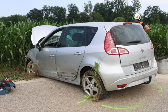 Fahrerfluchtunfall: Auto nach Ausweichman�ver bei Sipbachzell �berschlagen