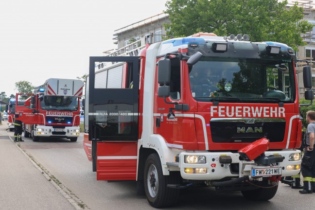 Brandeinsatz: Kleinbrand in der K�che einer Mehrparteienhauswohnung in Wels-Neustadt