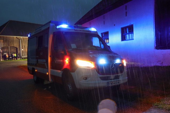Brand an der Stromzuleitung eines Geb�udes in Neukirchen bei Lambach