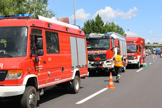 Totalsperre: Gro�einsatz bei Schadstoffaustritt aus Gefahrgut-LKW der Pyhrnautobahn in Schlierbach