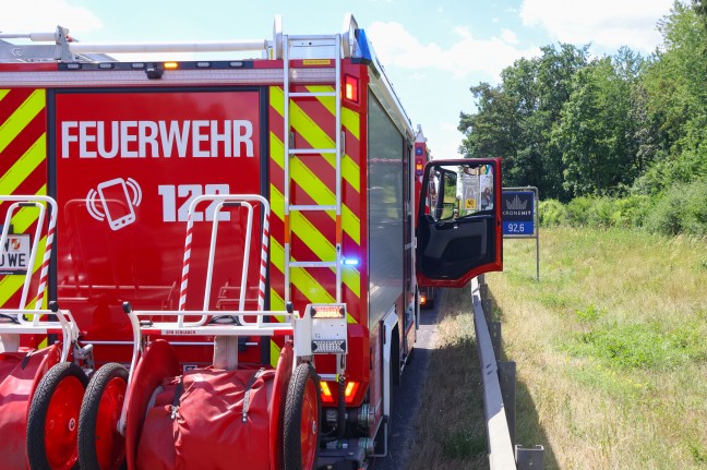 Feuerwehr bei vermeintlichem PKW-Brand auf Welser Autobahn in Wels-Puchberg im Einsatz