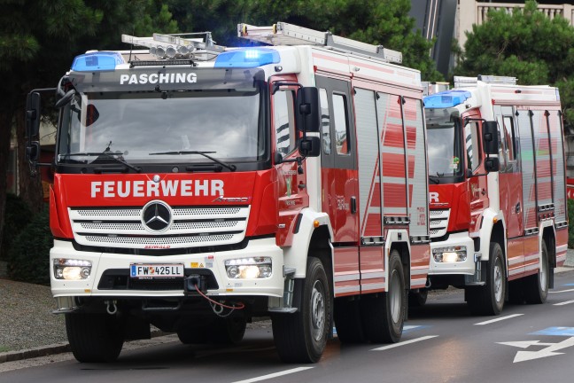 Drei Verletzte bei Brand in einem Gastronomiebetrieb eines Einkaufszentrums in Pasching