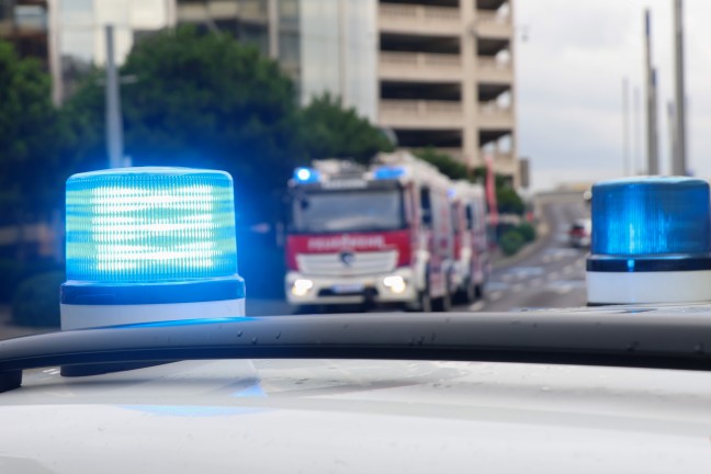 Drei Verletzte bei Brand in einem Gastronomiebetrieb eines Einkaufszentrums in Pasching