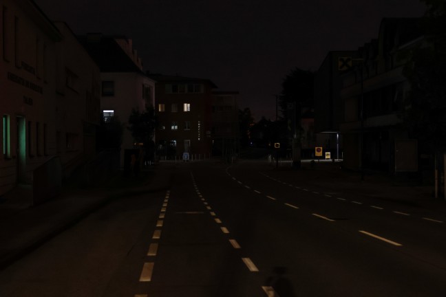 Stromausfall: Eins�tze nach n�chtlicher St�rung im Stromnetz in Thalheim bei Wels