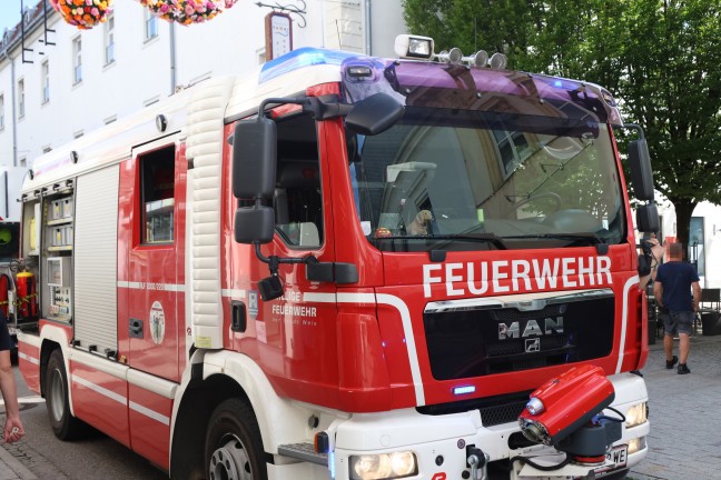 Brand an der Stromzuleitung zu einem Geb�ude in Wels-Innenstadt