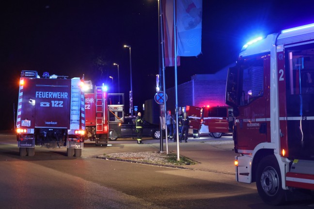 Chlorgasalarm in Wels-Lichtenegg: N�chtlicher Einsatz bei Frei- und Hallenbad in Wels-Lichtenegg
