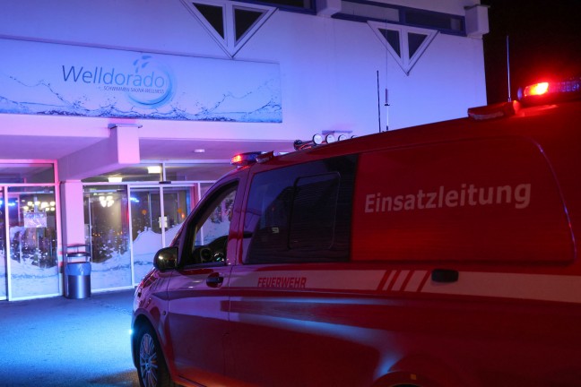 Chlorgasalarm in Wels-Lichtenegg: N�chtlicher Einsatz bei Frei- und Hallenbad in Wels-Lichtenegg